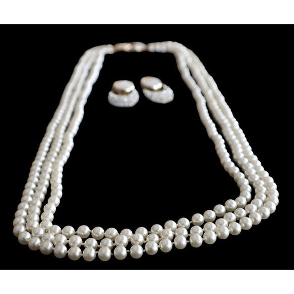 Butler Fifth Ave Faux Pearl Necklace Mother of Pearl Cabochons Rhinestones - Picture 1 of 8